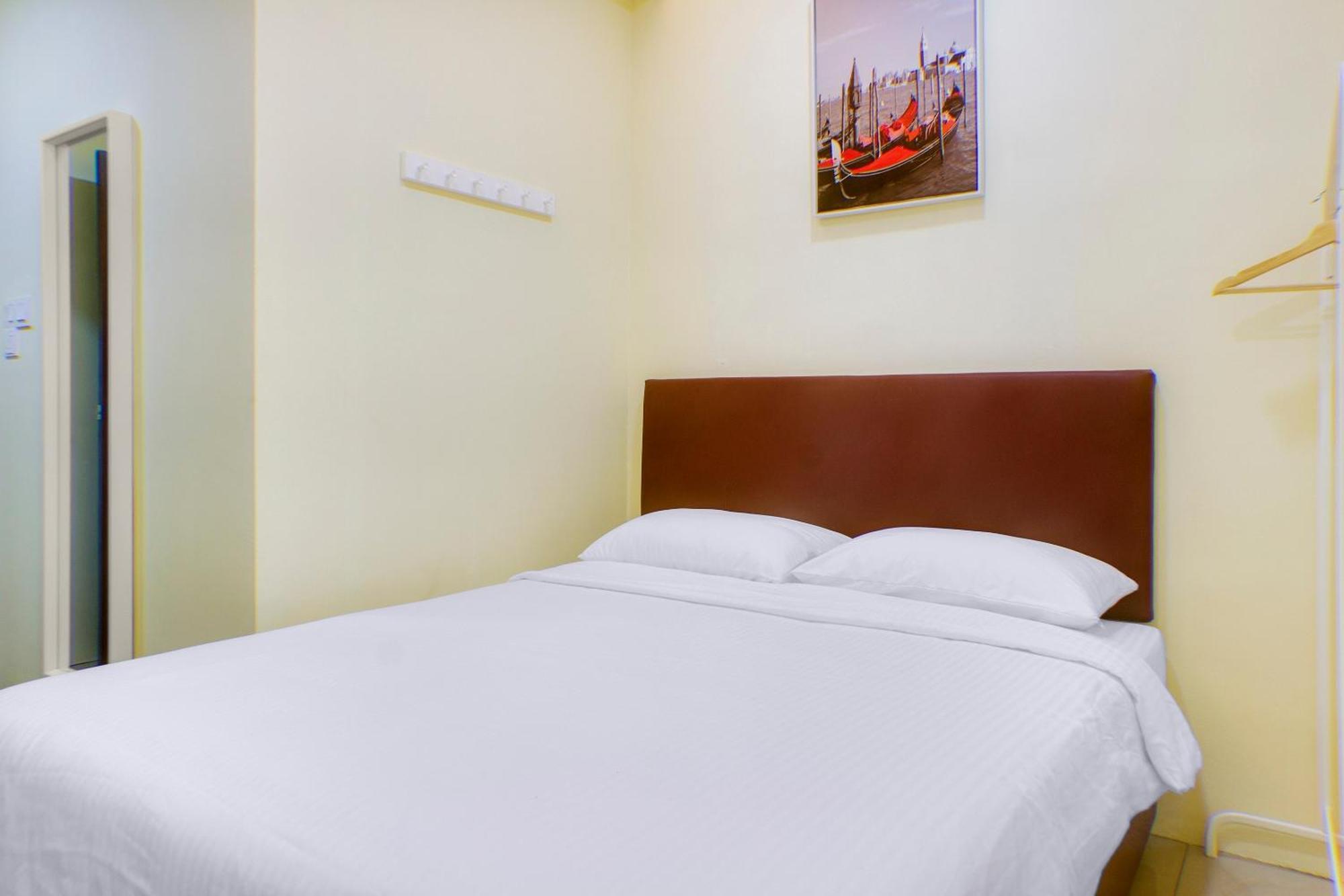 Oyo 90090 Roselyn Inn 2 Pasir Gudang Exterior foto